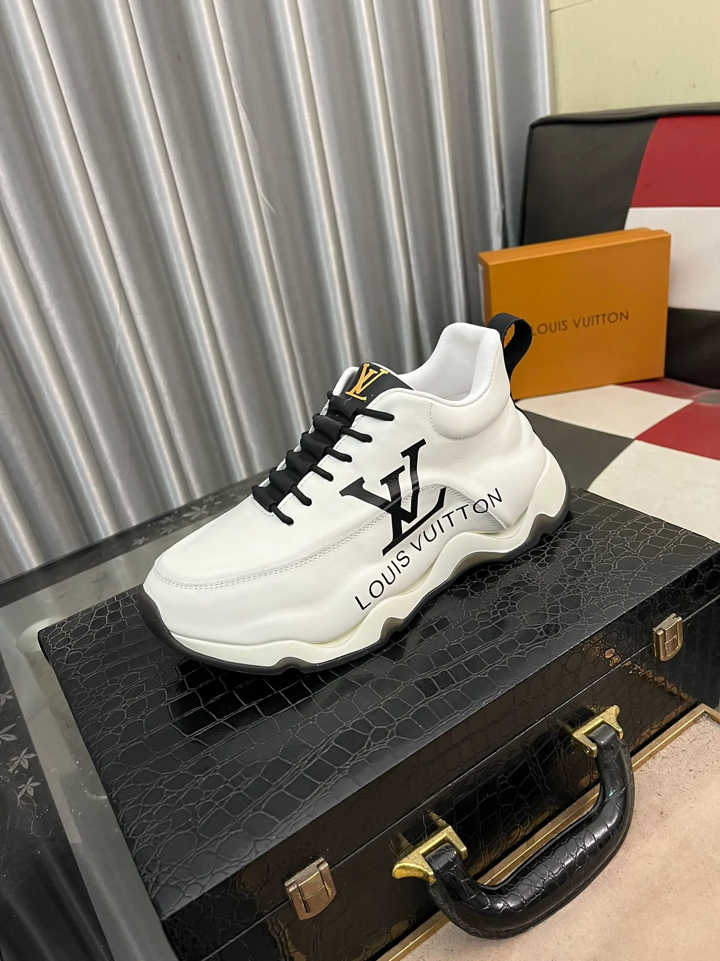 Men's shoes 💰640⌚️⌚️ (GUCCI) Gucci official website men's casual shoes synchronization style, the upper is made of cowhide with imported new brand elements Gucci, showing a good atmosphere, simple design and slip-on style, super versatile, 🐷 leather lining, rubber outsole, size 38-44